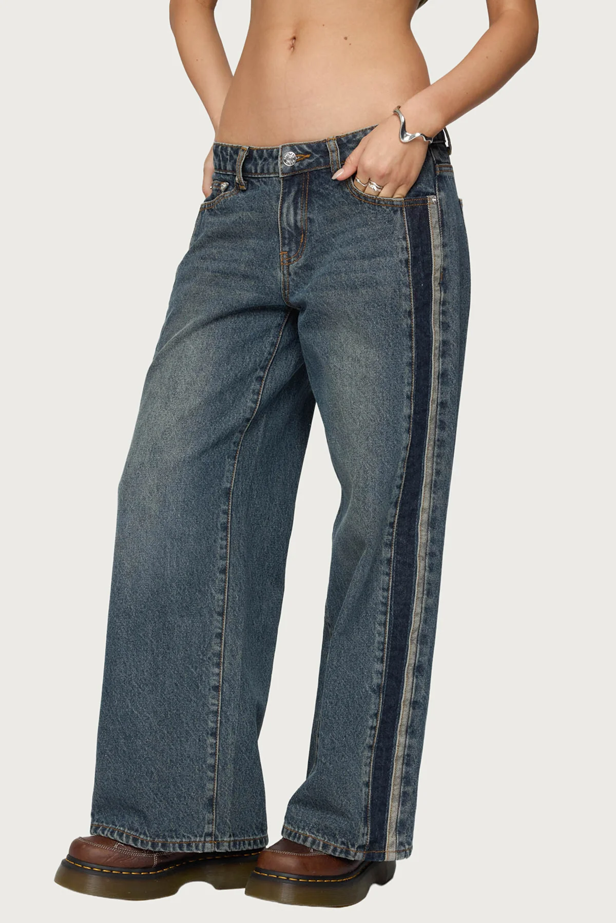 Petite Contrast Panel Low Rise Baggy Jeans - Image 4