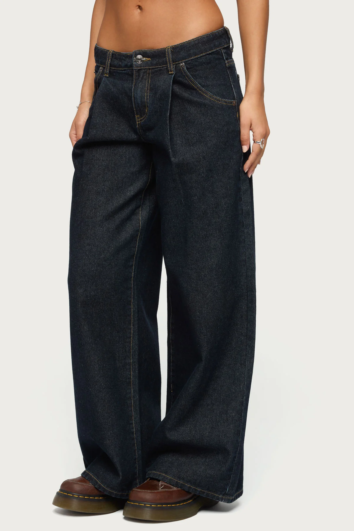 Pleated Low Rise Wide Leg Jeans - Image 3